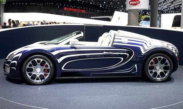 Click image for larger version

Name:	Bugatti Veyron LOr Blanc.jpg
Views:	1
Size:	74.1 KB
ID:	1349554
