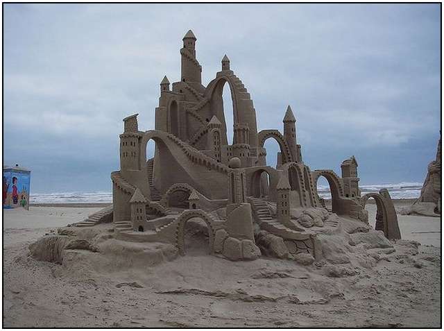 Click image for larger version

Name:	Sand-Sculptures-06.jpg
Views:	1
Size:	38.7 KB
ID:	1303846