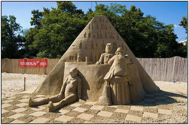 Click image for larger version

Name:	Sand-Sculptures-29.jpg
Views:	1
Size:	62.3 KB
ID:	1303851