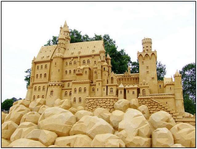 Click image for larger version

Name:	Sand-Sculptures-23.jpg
Views:	1
Size:	46.5 KB
ID:	1303874