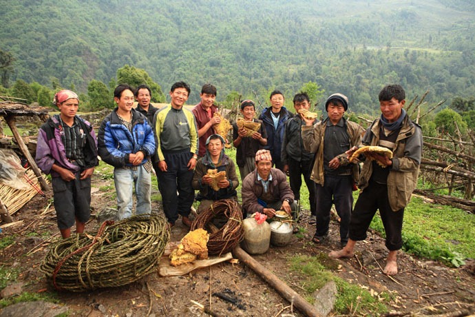 Click image for larger version

Name:	honey-hunters-nepal-39[4].jpg
Views:	1
Size:	182.1 KB
ID:	1305167